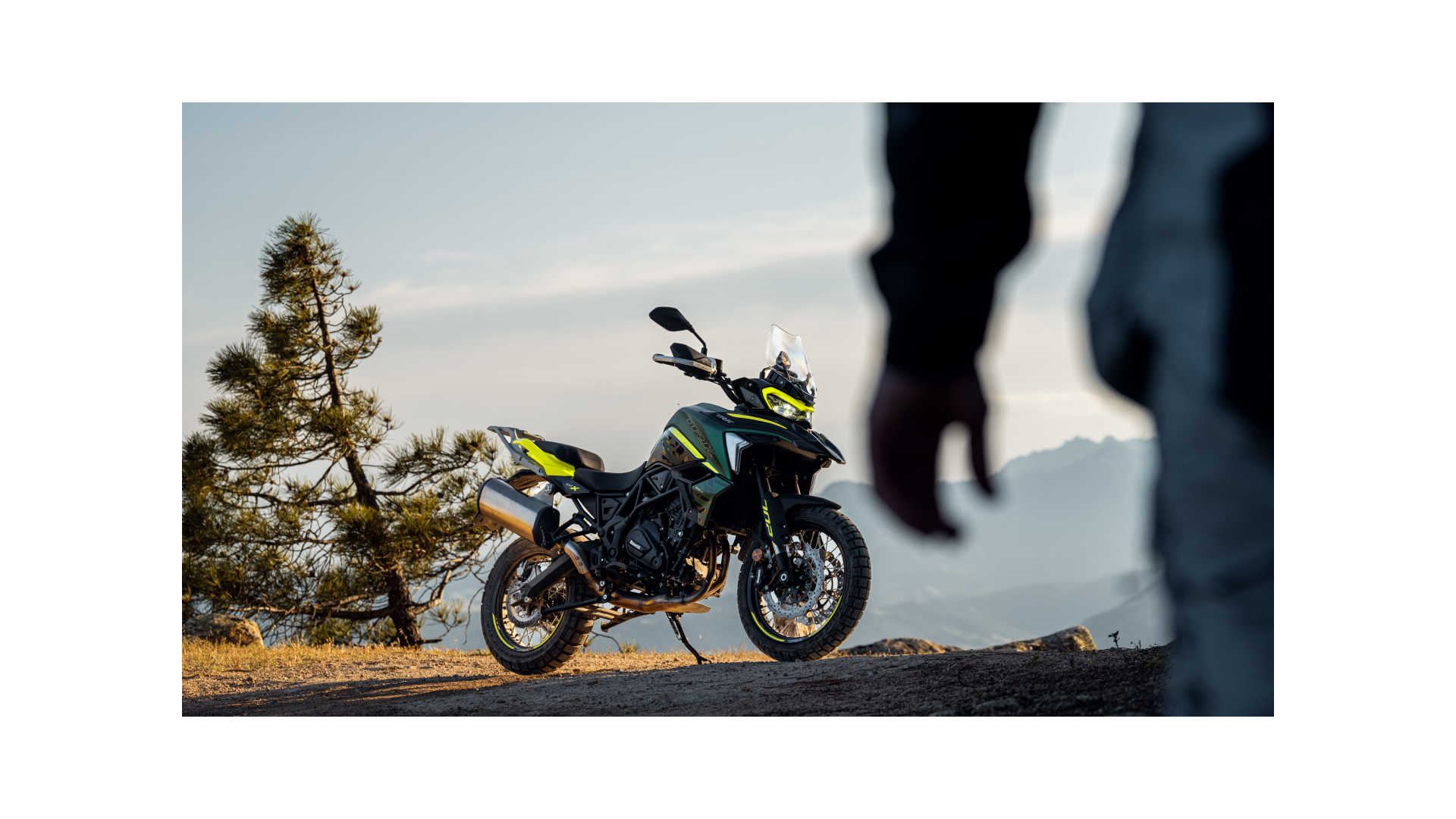 【Akbaru】benelli MANTUS 27 TRK MANTUS 27 TRK BENELLI(ベネリ) クロスバイク 27インチ | 自転車通販